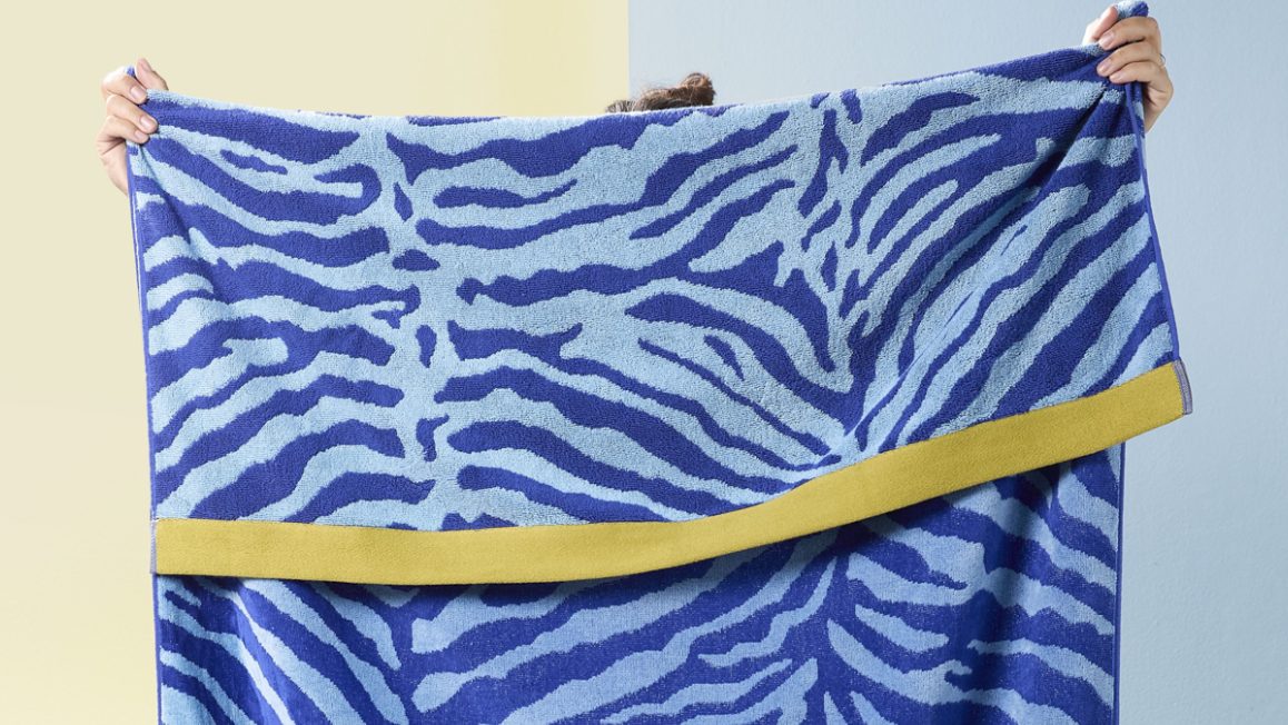 Serviette de plage bleue