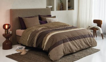 Une housse de couette en flanelle apporte confort et chaleur pendant les froides nuits d’hiver. Nos housses de couette en flanelle sont disponibles en diverses tailles pour différents types de lit et styles d’intérieurs. Rehaussées de motifs à l’esprit rustique chic, elles insufflent une ambiance chaleureuse et cosy dans la chambre.