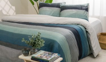 Créez une ambiance paisible dans votre chambre avec ces housse de couette bleues ! Nos marques phares, comme Beddinghouse et Damai, offre un large choix de housses de couette bleues en diverses tailles et matières, comme le coton, la flanelle et le satin de coton.