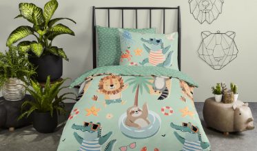 Une large gamme de linge de lit et de bain de différentes marques, spécialement conçus pour les enfants, vous attend en boutique. Apportez une touche d’originalité au lit de votre bambin, en adoptant une housse de couette originale des différentes marques !