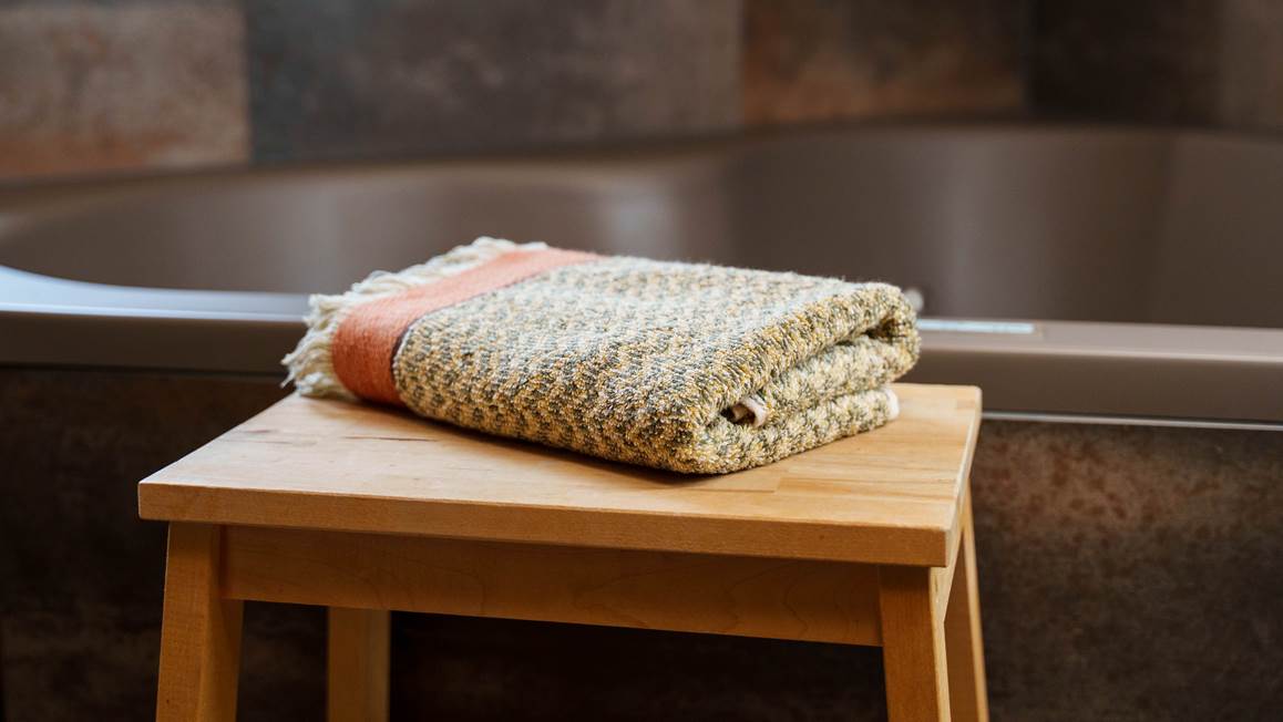 Kayori Kakeyu linge de bain