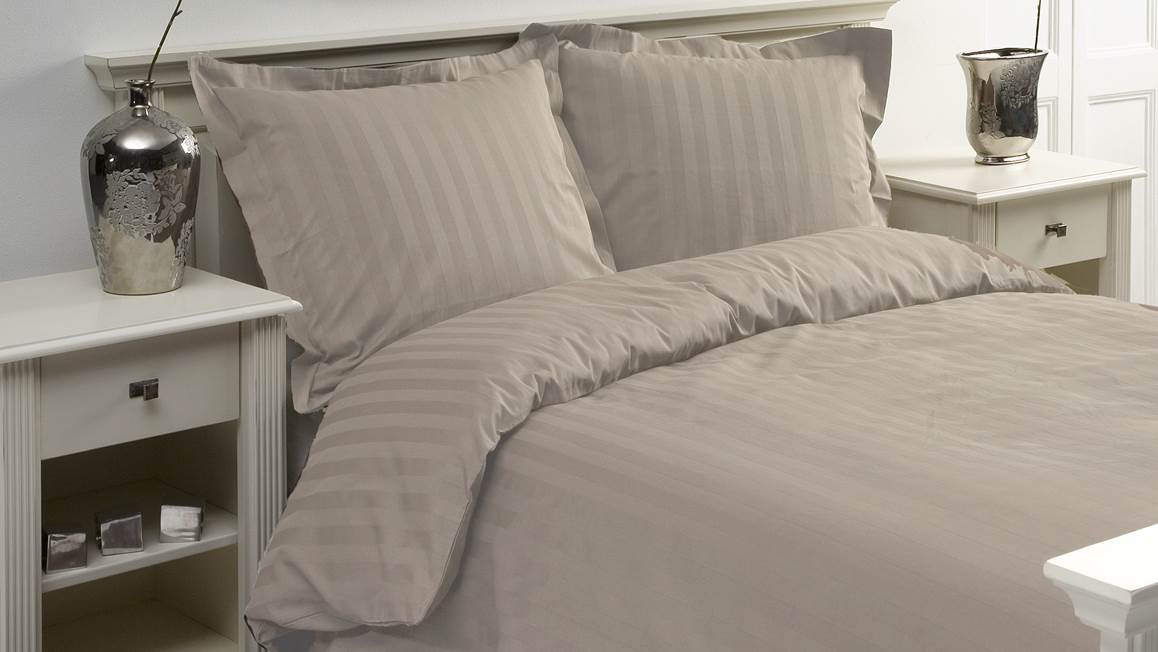 Papillon Uni Satin housse de couette