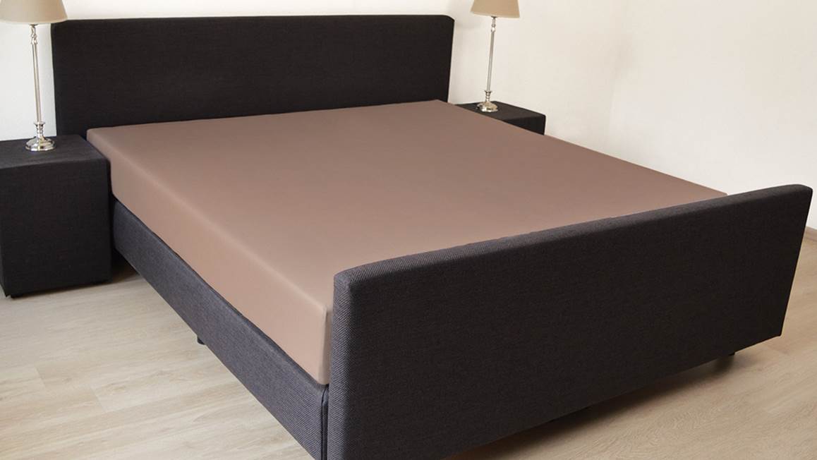 Snoozing drap-housse satin