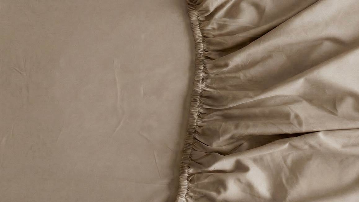 Kayori Saya drap-housse grand bonnet satin