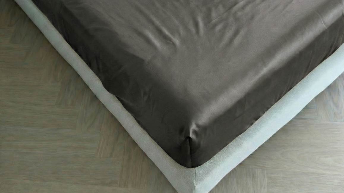 Kayori Saya drap-housse grand bonnet satin