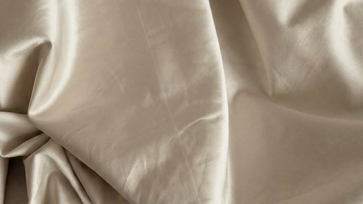 Kayori Saya drap-housse grand bonnet satin