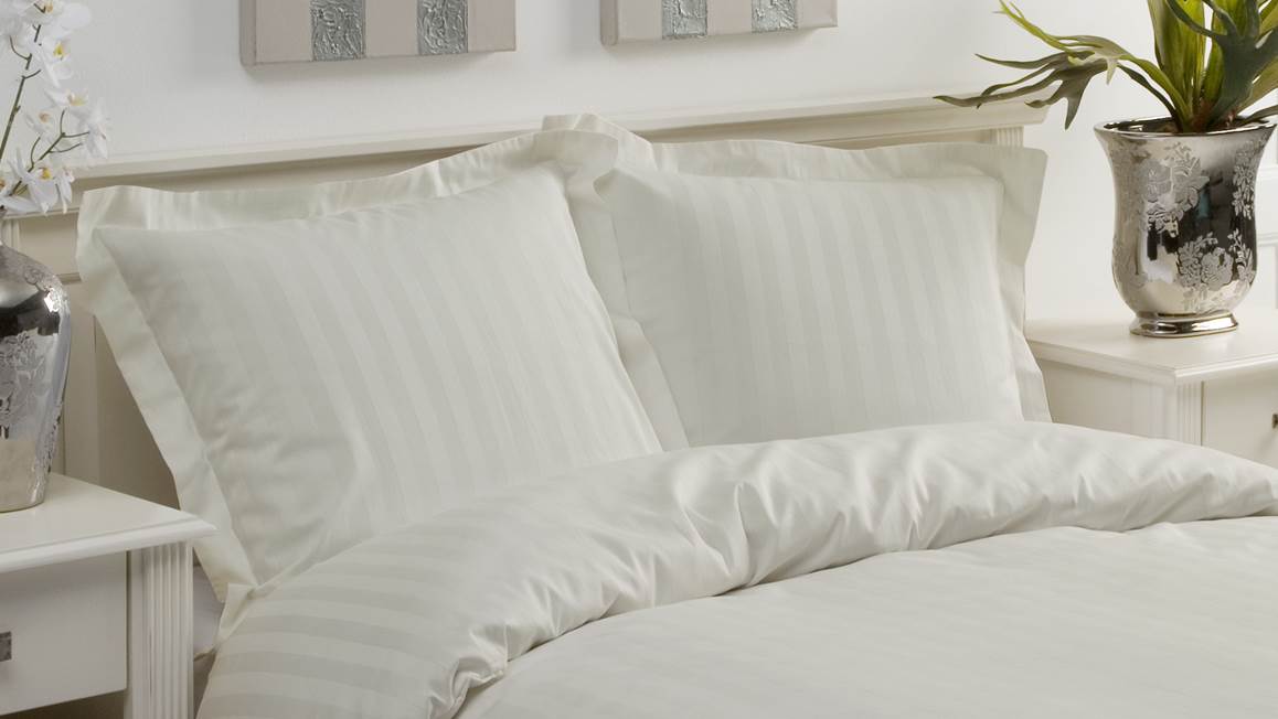 Papillon Uni Satin housse de couette