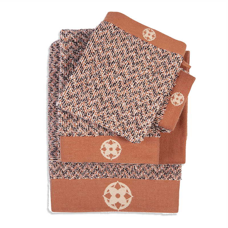 Kayori Kakeyu linge de bain